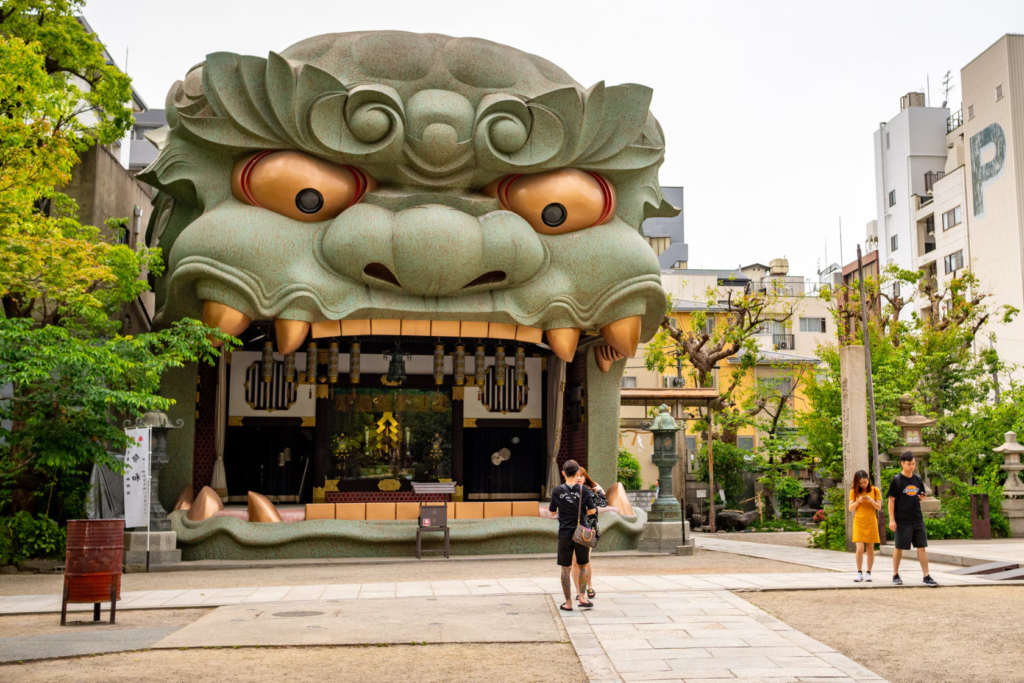 Temples and shrines - things to do in Osaka