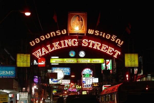 phố đi bộ walking street pattaya